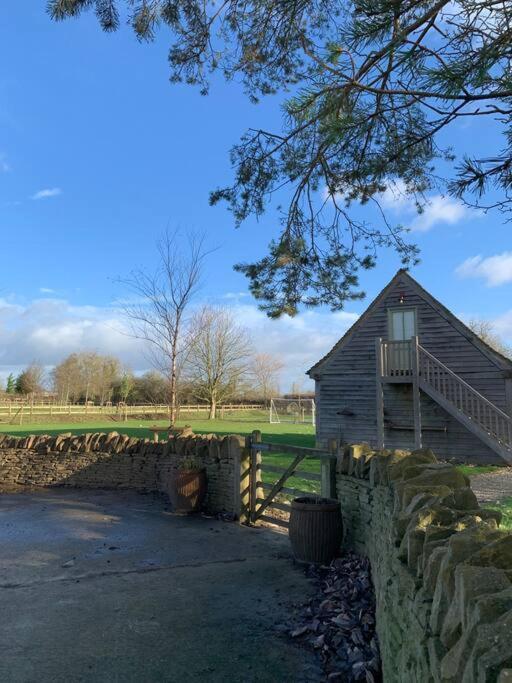 Annexe Near Malmesbury / Tetbury Διαμέρισμα Hankerton Εξωτερικό φωτογραφία